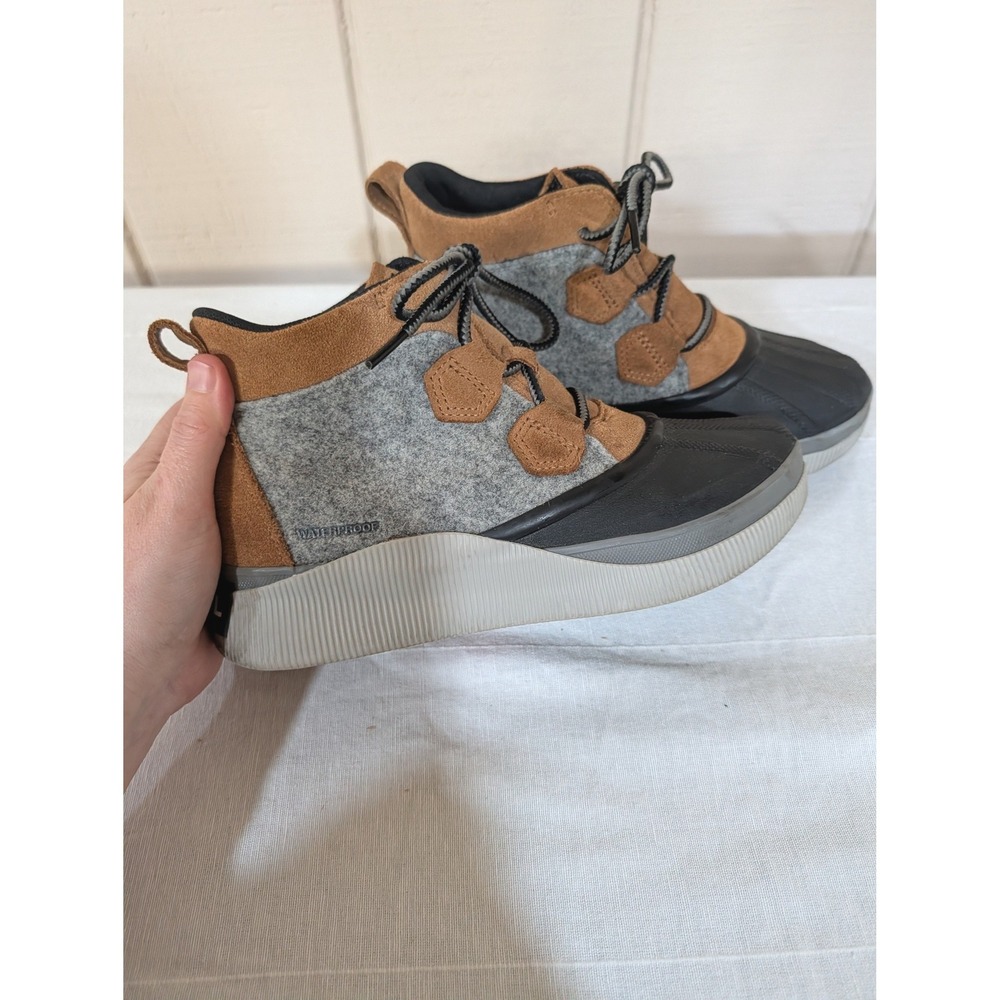 Sorel Out N About III Classic Waterproof Duck Boots Tan Grey Black 2099101244 8 - Picture 4 of 16